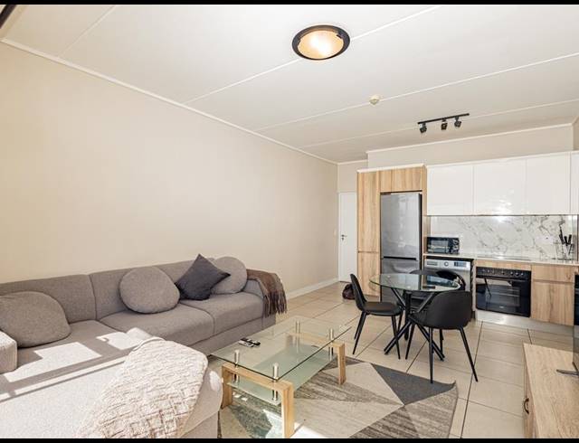 1 BEDROOM APARTMENT FOR SALE IN SANDOWN